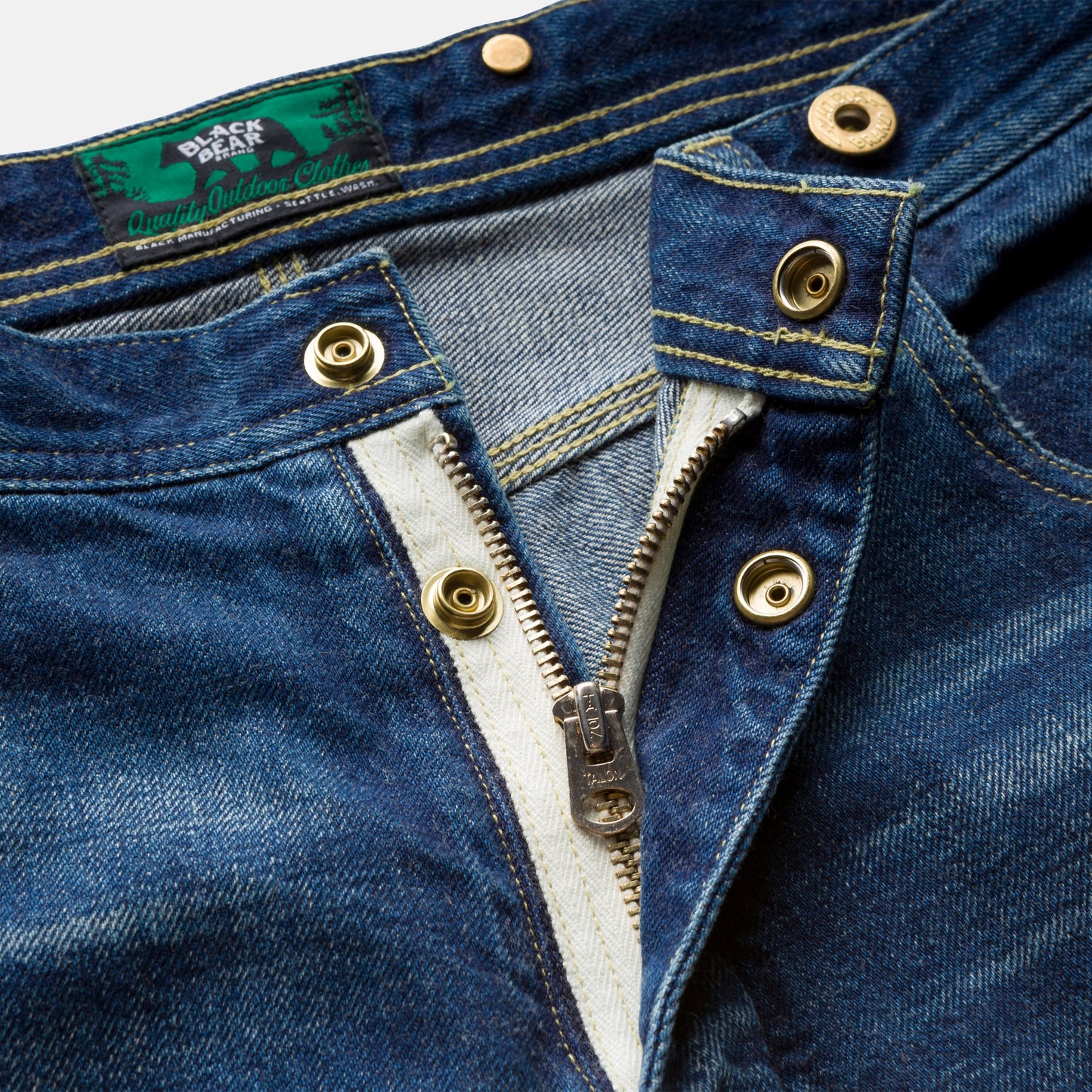 Vintage BLACK BEAR BRAND - The Ultimate Jeans