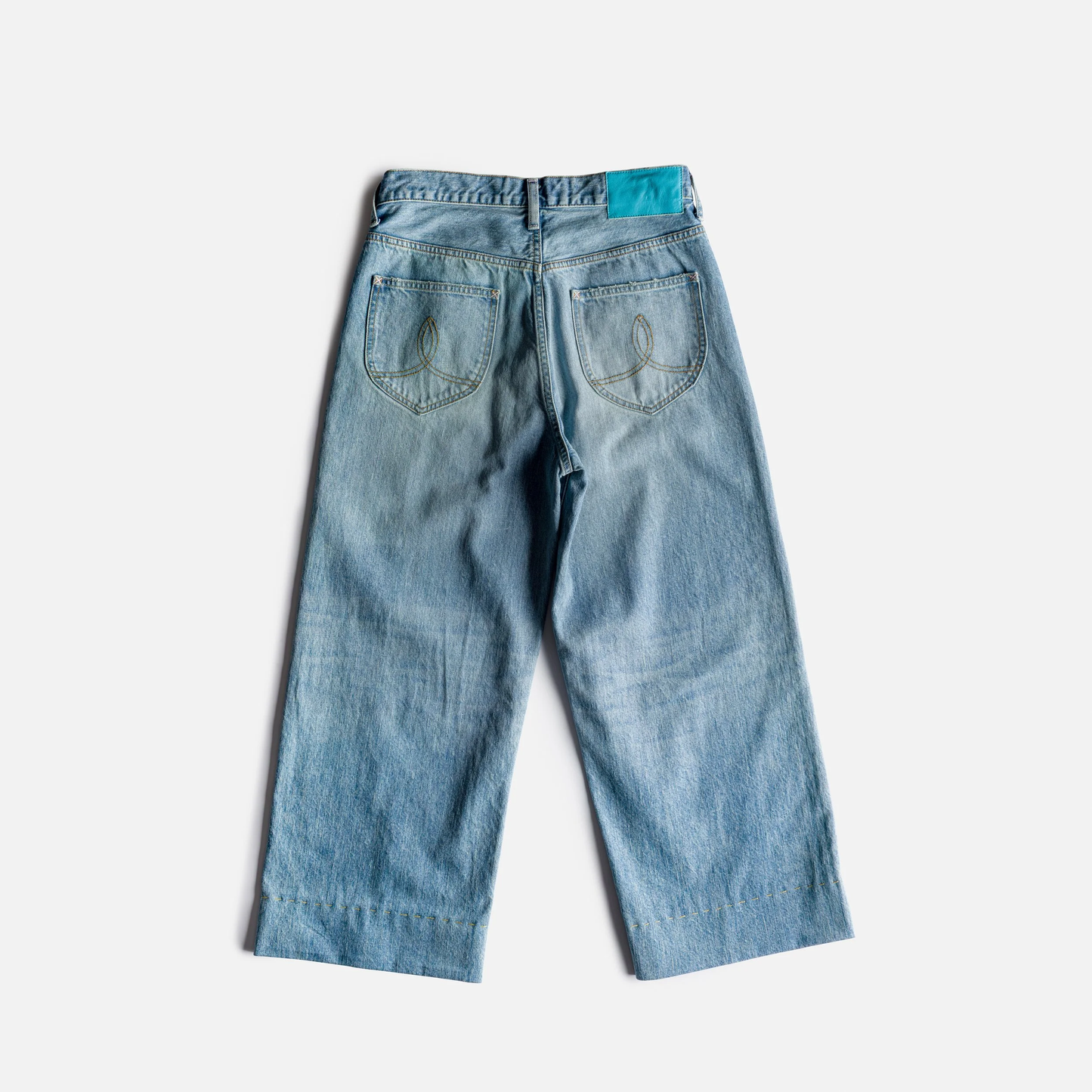 Black Bear Brand WOMAN - Boy Friend Washed Jeans!
