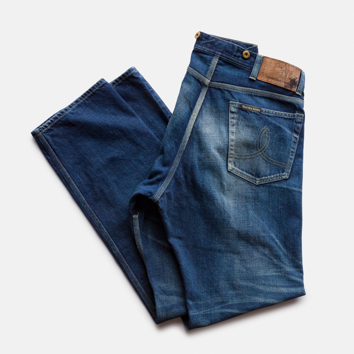 Vintage BLACK BEAR BRAND - The Ultimate Jeans