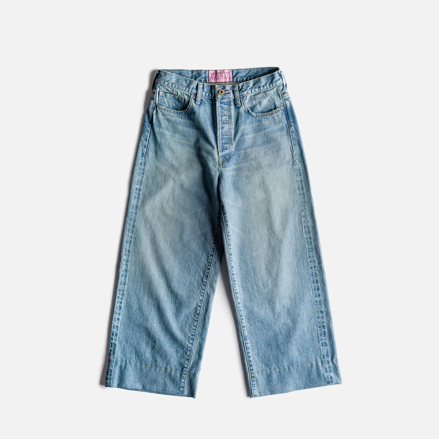 Black Bear Brand WOMAN - Boy Friend Washed Jeans!